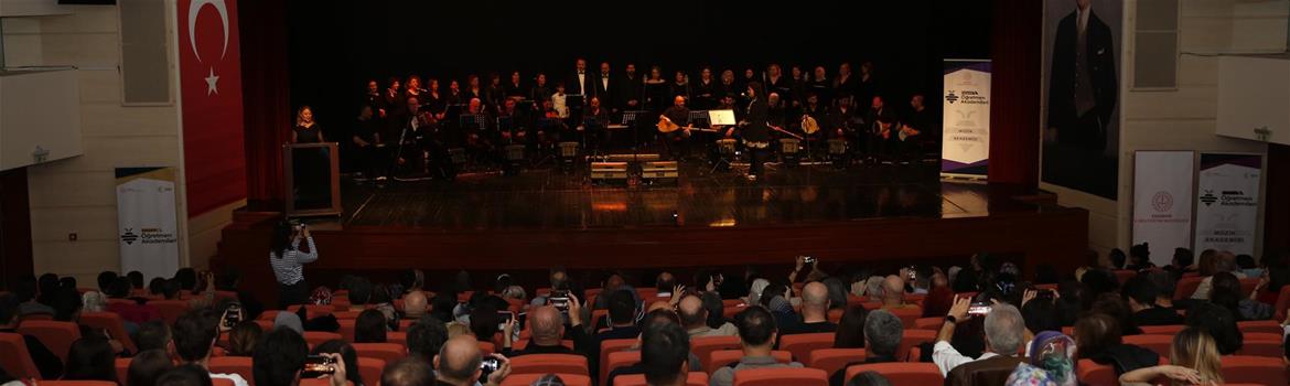 Türk Halk Müziği Korosu